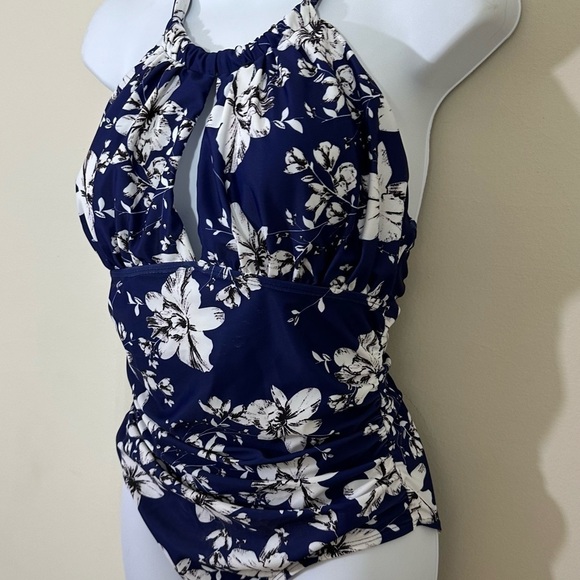 B 2 Prity sz med 1 piece swimsuit in a blue & white beachy look Nearly new - Picture 8 of 14